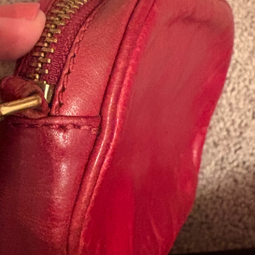 Marc by Marc Jacobs Red Leather Crossbody Bag with Gold Hardware + dustbag - Picture 3 of 5
